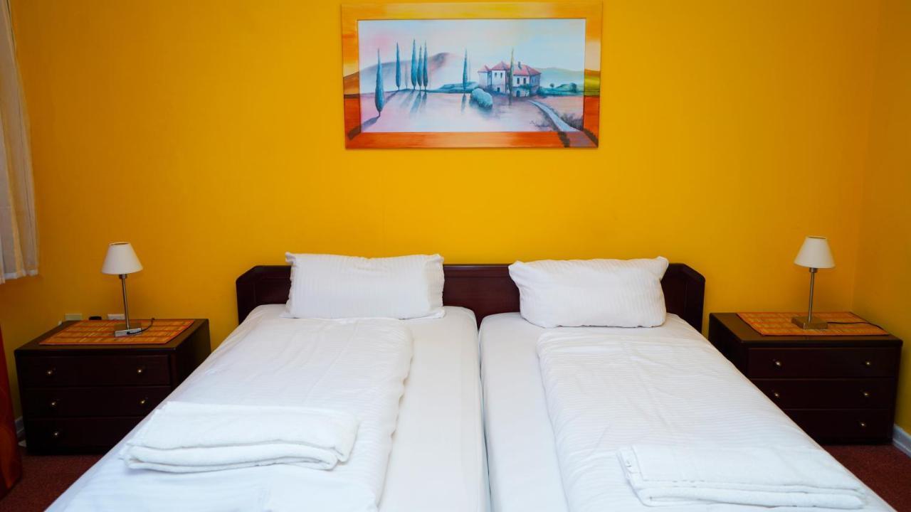Itm Hotel Bettkaestchen Am Sachsenwald Райнбек Екстериор снимка