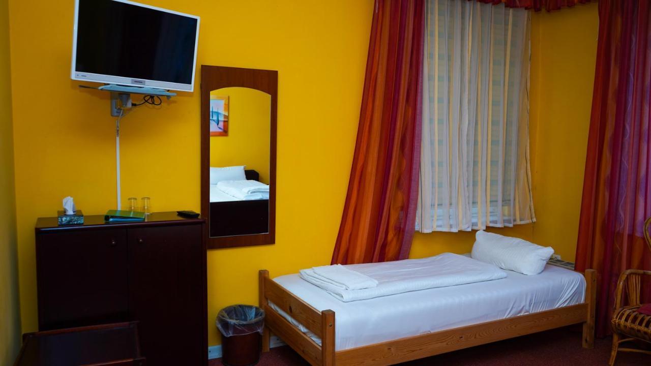Itm Hotel Bettkaestchen Am Sachsenwald Райнбек Екстериор снимка