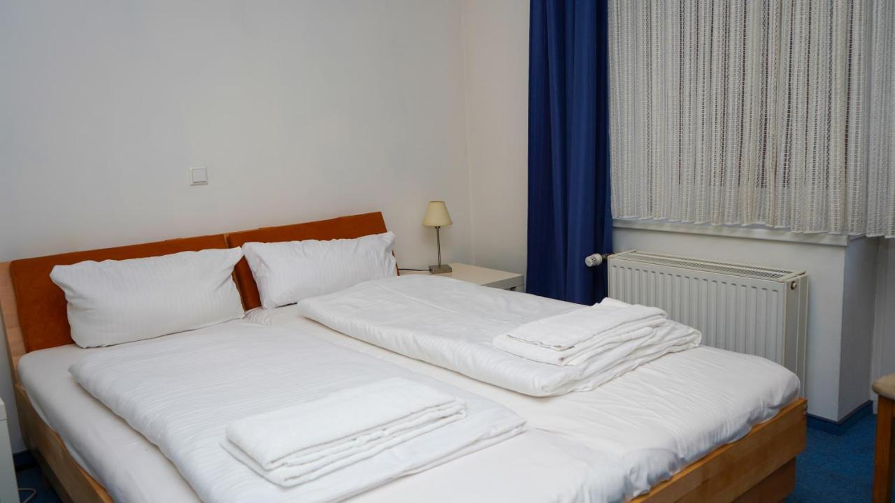 Itm Hotel Bettkaestchen Am Sachsenwald Райнбек Екстериор снимка