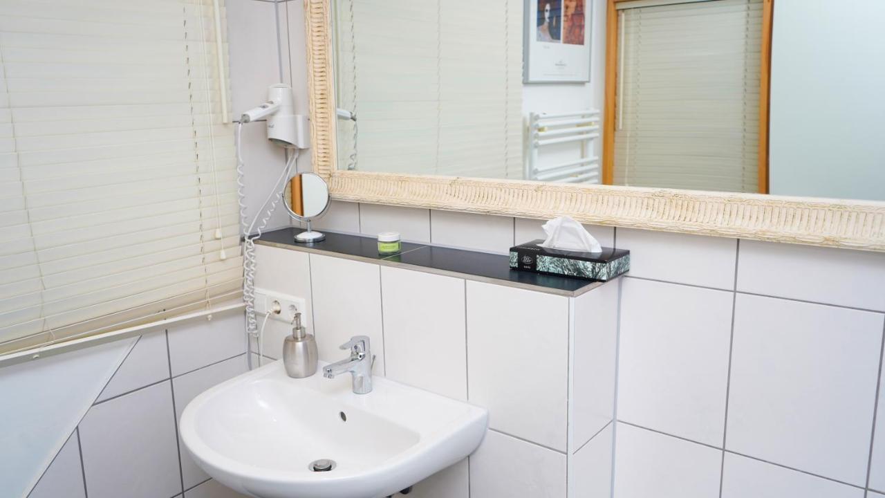 Itm Hotel Bettkaestchen Am Sachsenwald Райнбек Екстериор снимка